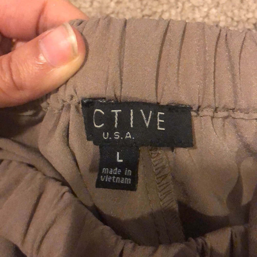 Shorts - Picture 6 of 7